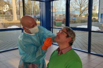 Hackerkollektiv deckt Sicherheitslücken bei Corona-Testzentren auf – Schwache Passwörter und lückenhafte Verschlüsselung sind schuld