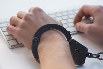 Auch 5.811 Festnahmen werden den Anlagebetrug nicht stoppen